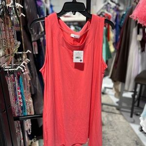 Coral New Mountain mama tops with pockets